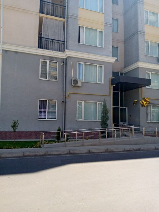 Uy sotiladi oq tepa Soxil boyi