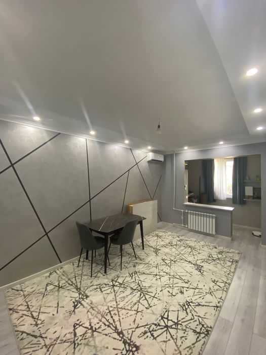 Продам квартиру 3-ех комнатную своя Юнусабад 15 квартал 1 этаж