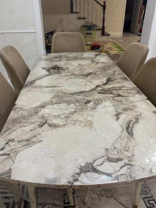 Продам стол и 5 стульев