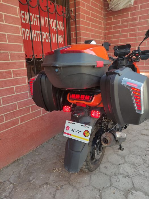 Продам скутер Танк Х7