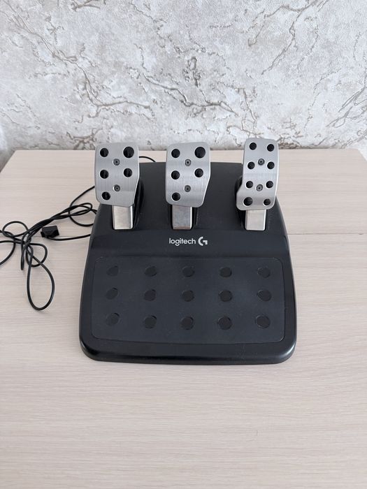 Игровой руль / контроллер