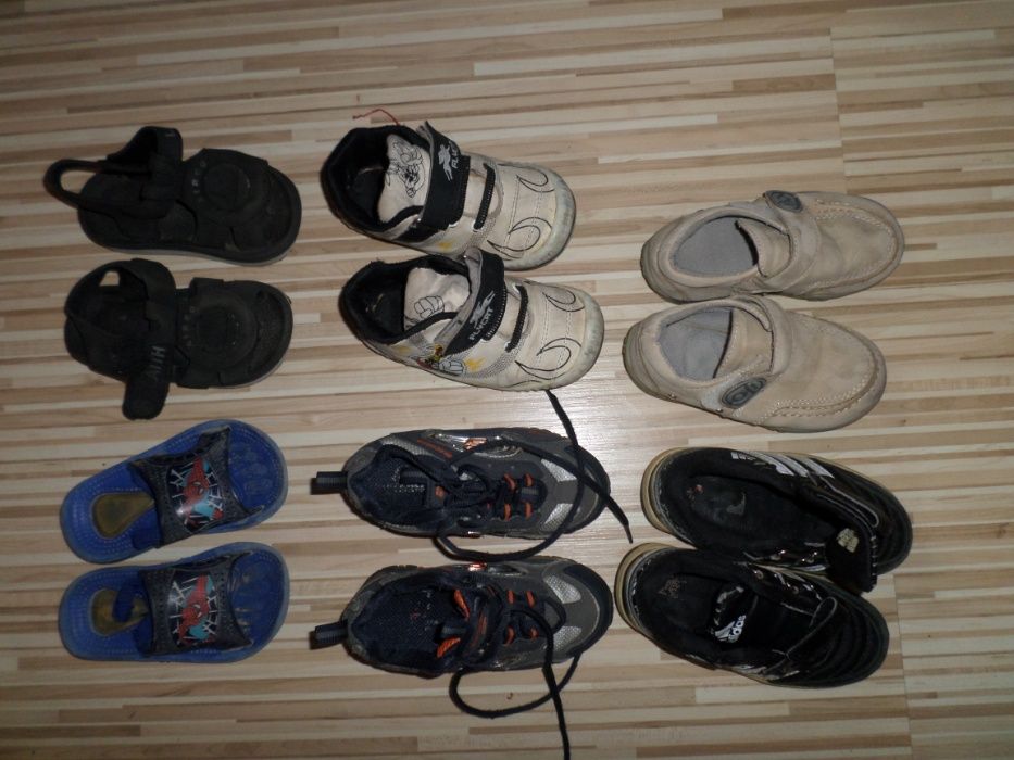6 чифта маркови обувки за 46 лв. (номера 23, 24, 26)