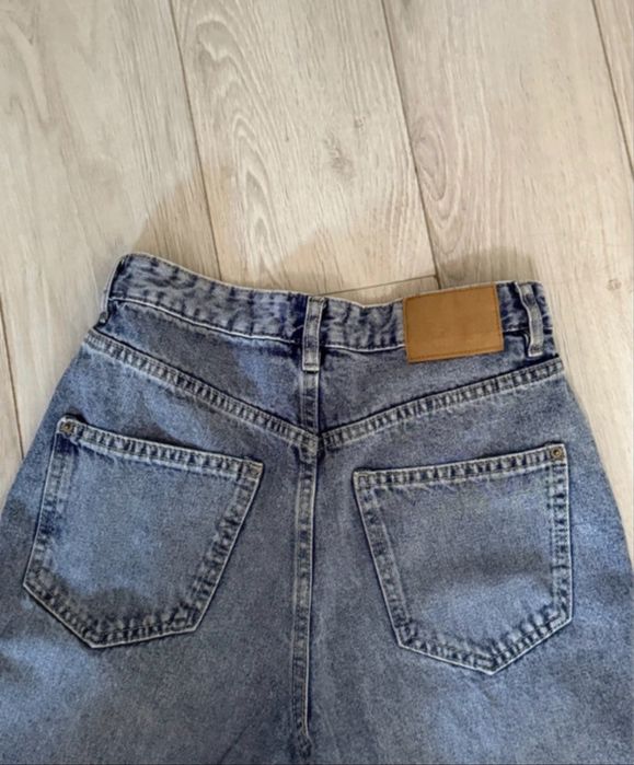 Blugi mom fit