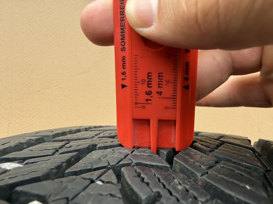 Зимни гуми Dunlop 225/40/18 8,5mm