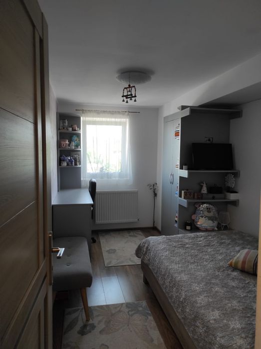 Vând apartament  central