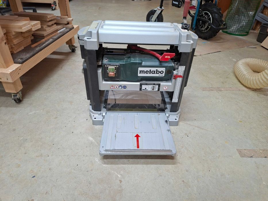Masina rindeluit la grosime DH330 (plus 1 set cutite)