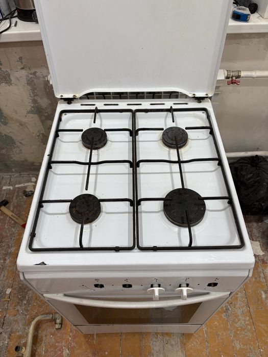 Продам газ плиту