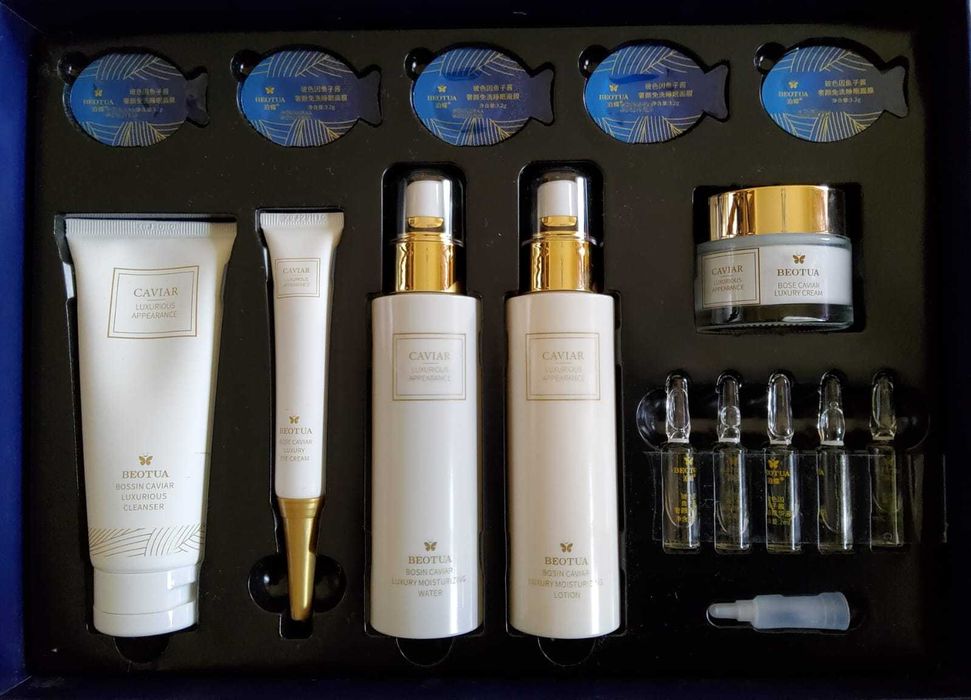 Set Cosmetic Caviar 15 Piese pentru Îngrijirea Pielii