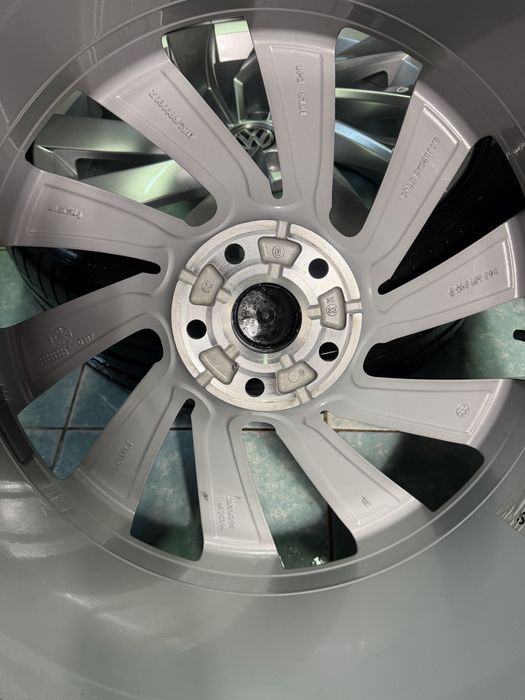Roti/ jante aliaj R20 originale VW Arteon 245/35/20 Pirelli PZero vara