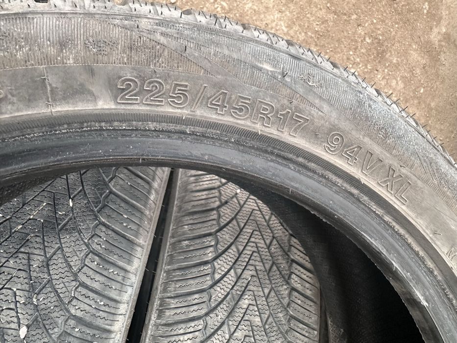 Шины 225/45R17 (4шт)