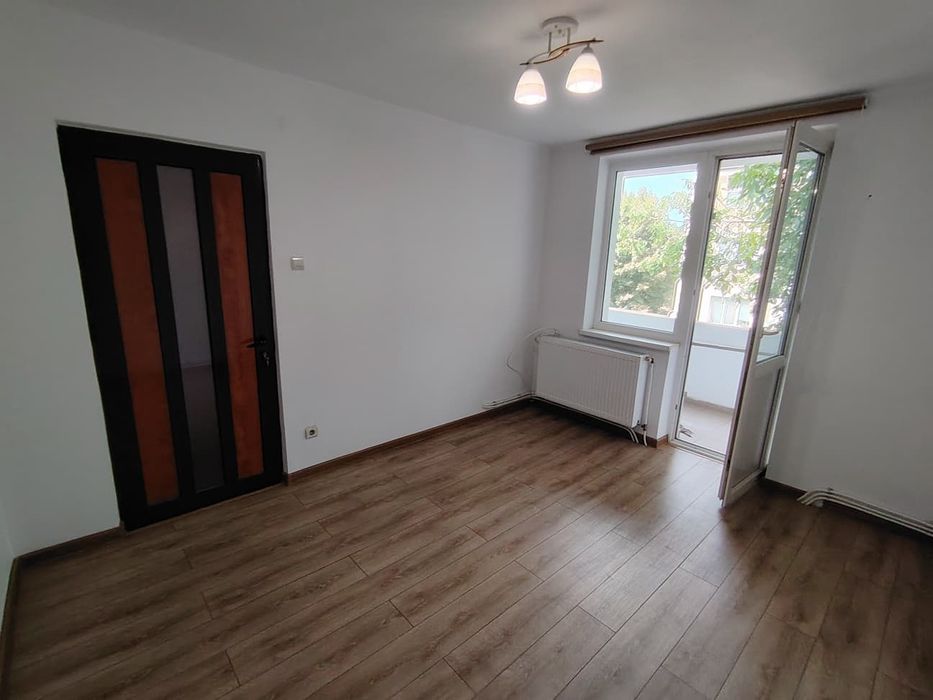 Apartament cu 2 camere de vânzare – zonă ultracentrală, renovat, Drăgășani