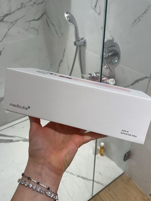 Medicube Age-R Booster Pro