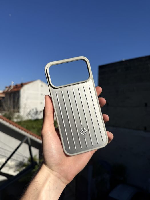 Rimowa калъф за iPhone 17 pro/pro max