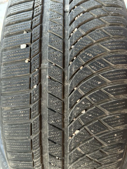 245/40/19 Kumho шины