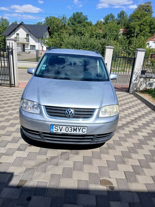 Vând Volkswagen Touran