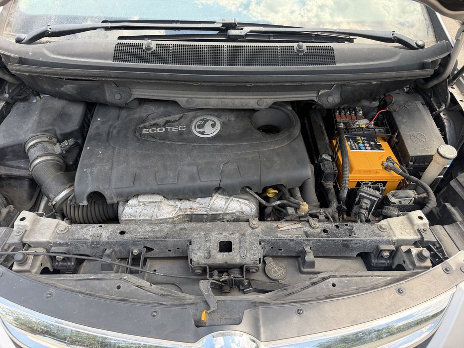 Опел зафира ц 2.0цдти на части / opel zafira C 2.0cdti tourer