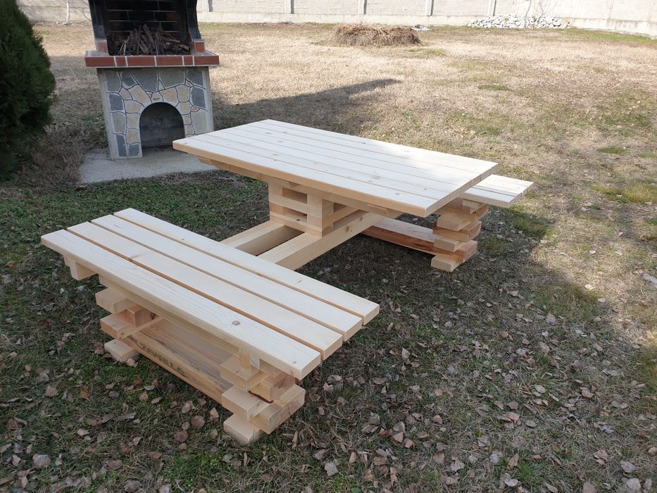 Маси и пейки, масивни дървени комплекти за открито