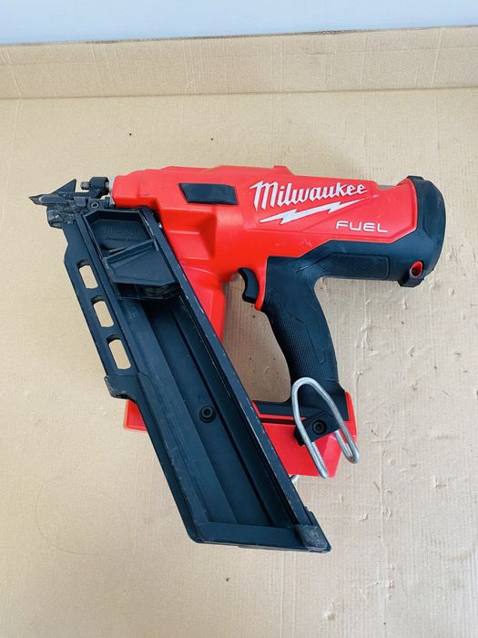 Pistol cuie Milwaukee M18 FFN