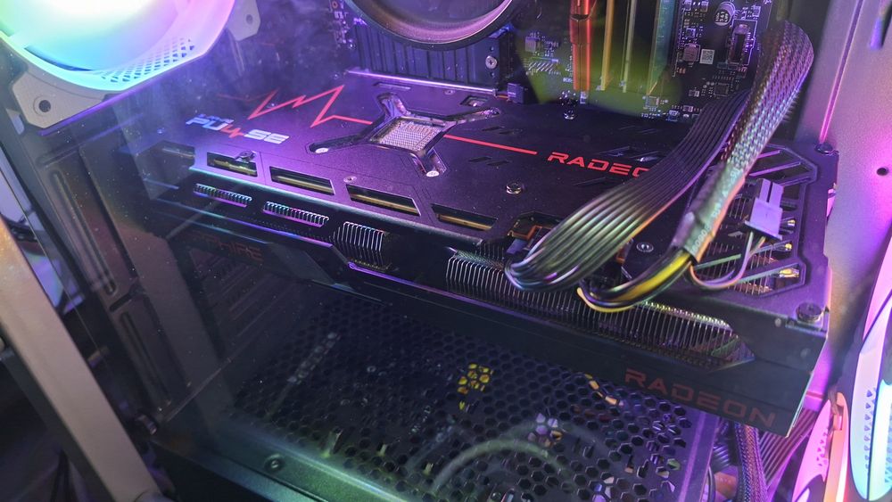 Vind saphire rx6750 12gb in garanție