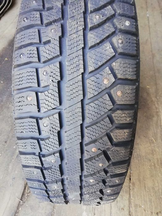 Зимняя шипованная резина