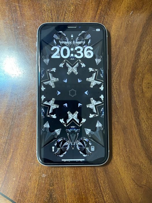 Продаю IPhone XR