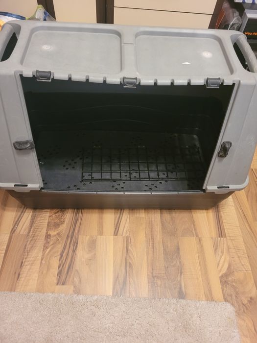 Inchiriere cutie transport caine talie medie si mare