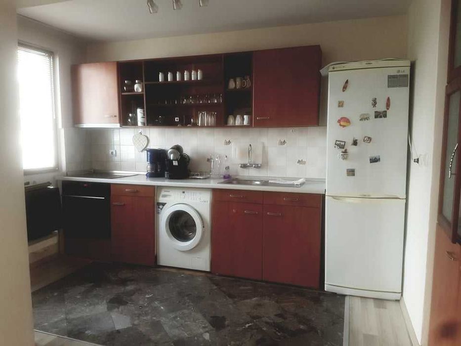 Дава се под наем Тристаен апартамент в Бургас, Лазур - 80 кв.м за 255 € - Снимка #2