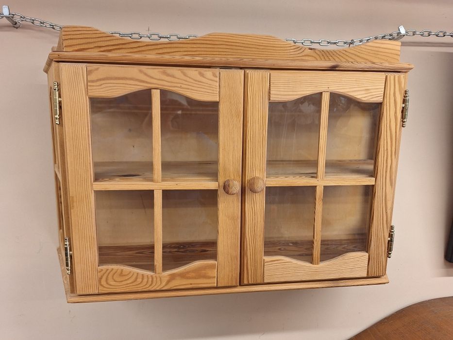 Винтидж витринка за стена