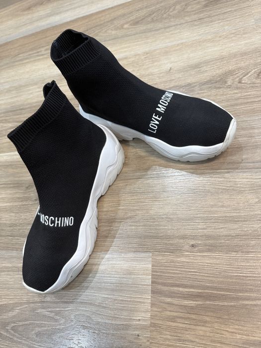 Love Moschino обувки