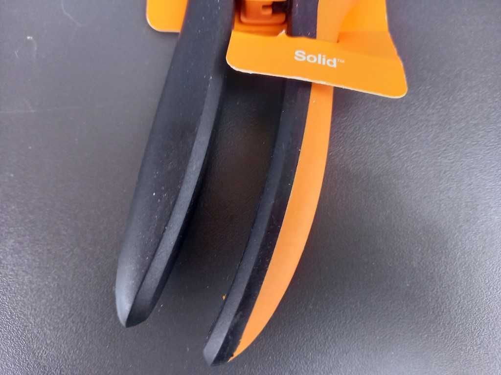 Fiskars Solid metal P331 - FISKARS P361 - градински и лозарски ножици ...