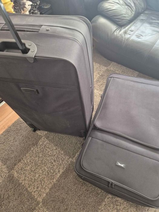 4 куфара за багаж до 32 килограма