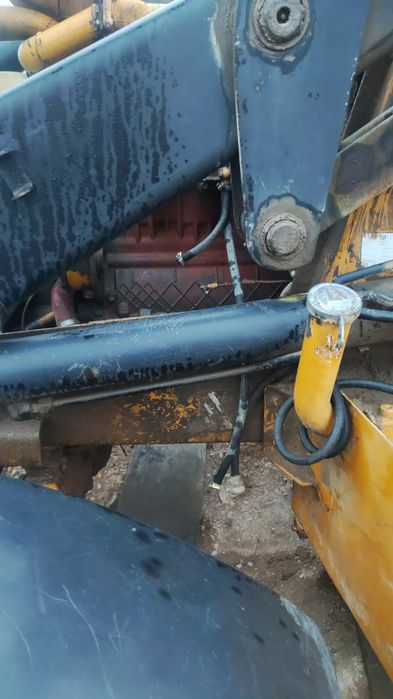 Продам Трактор 3в1 CAT 428C