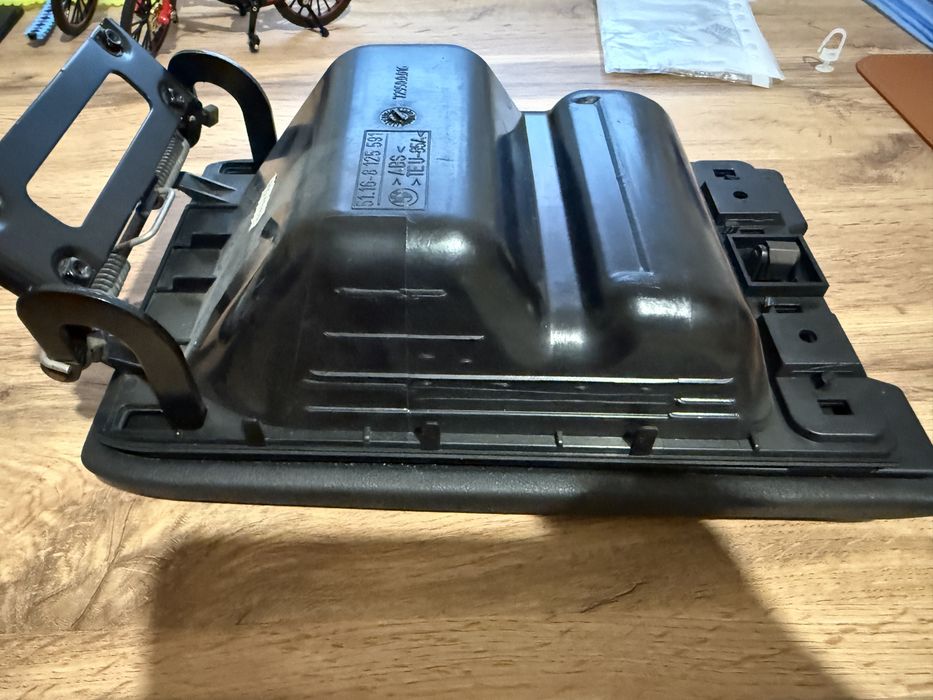 Подлокотник на BMW E38