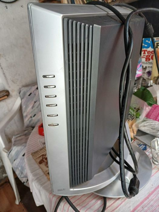 Продавам  DDR 1Gb 400 и 3бр. по 256Мb Ок  състояние и монитор