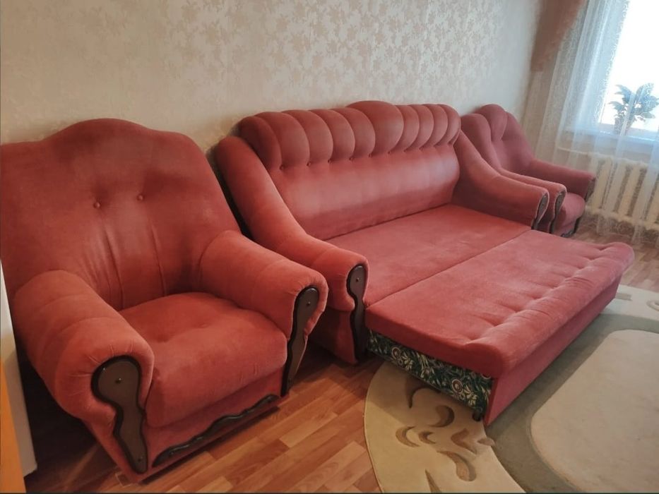 Раскладной диван и кресла 50000