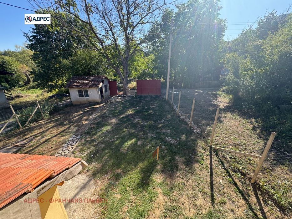 Продава се Къща в Враца, Студентски град - 100 кв.м за 333 €/кв.м - Снимка #1