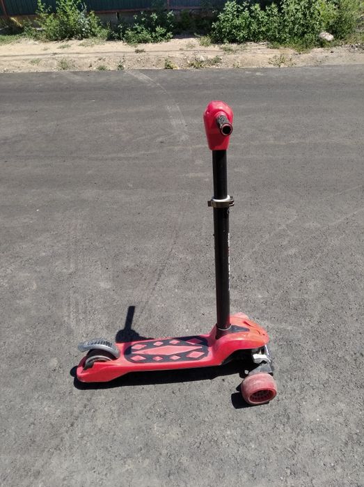 Детский самокат .  Трёхколёсный самокат