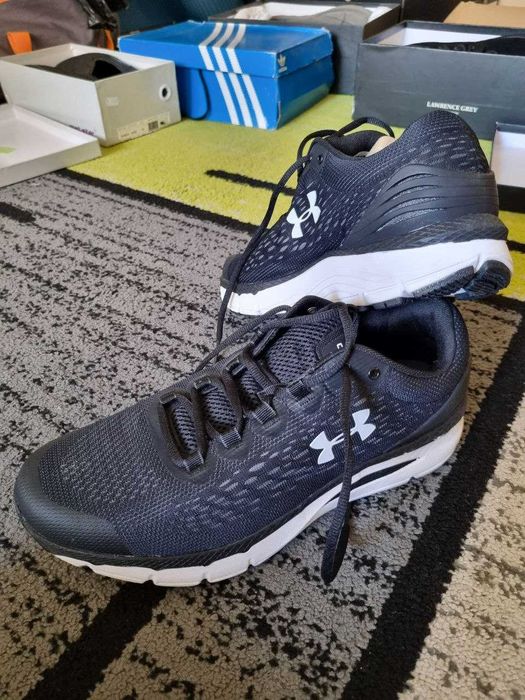 Under Armour Маратонки за бягане Ua Charged Intake 4