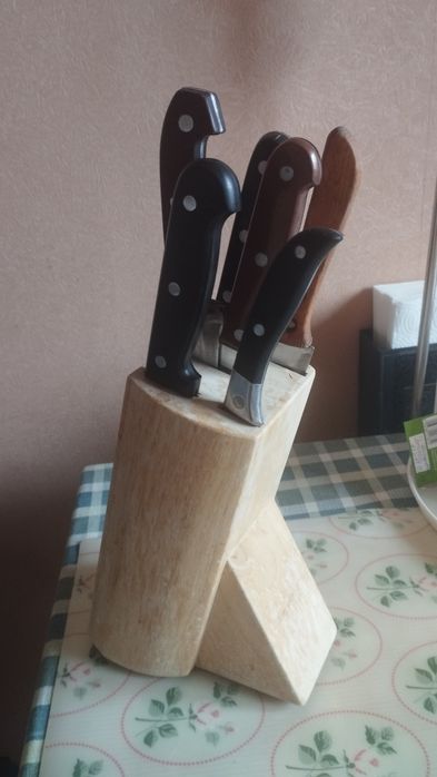 Подставка для ножей