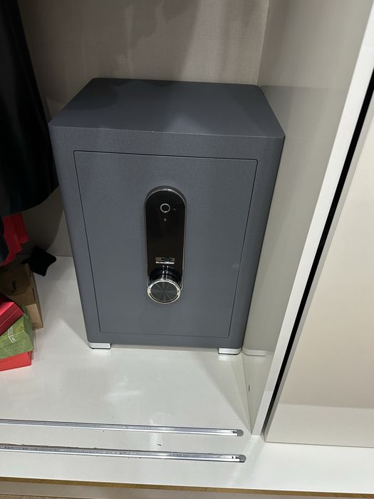 Продаю сейф в отличном состоянии