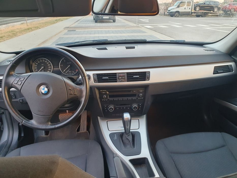 Vand BMW 320D , cutie automata ,an 2010 , 260 000km diesel, 184 hp