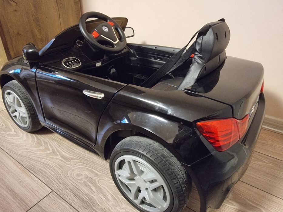 Детска акумулаторна кола