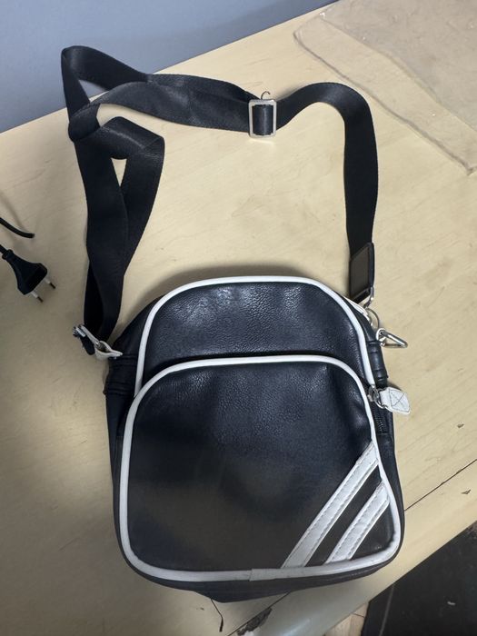 Мъжки кожени чантички