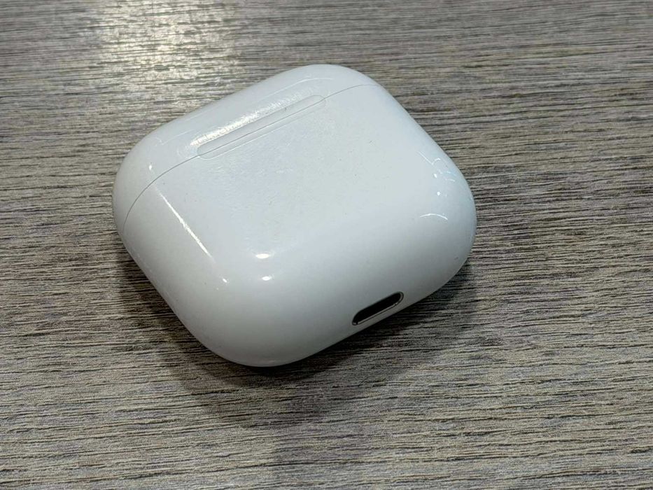Оригинални Apple AirPods 4 Standard model