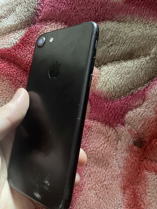iPhone 7 в хорошем сост
