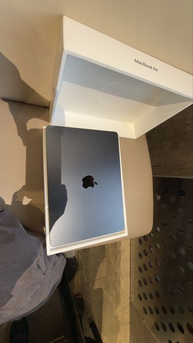 appel MacbooK air 16гб