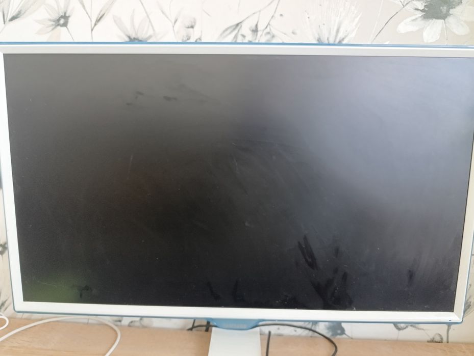 Монитор Samsung 75