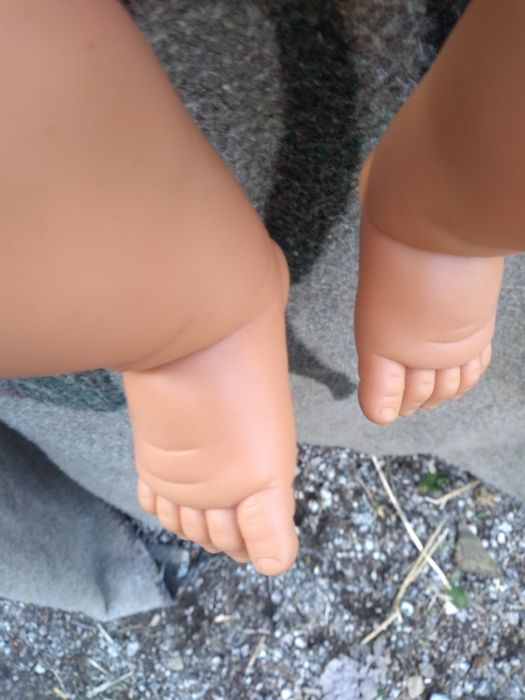 Кукла - бебе . Реалистична .