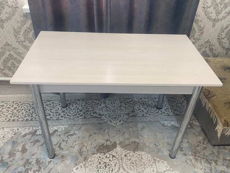 Продам кухонные столы