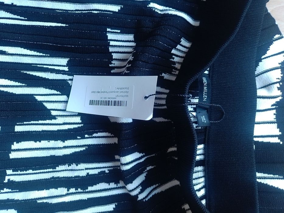 Нова пола Karen Millen